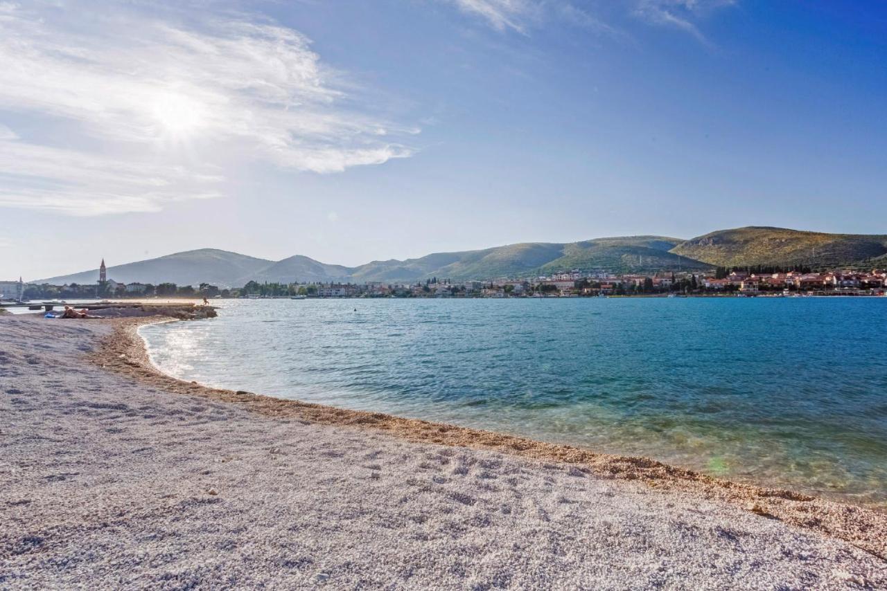 Smuketa In Trogir Haus Fuer 4 Personen Villa Bagian luar foto