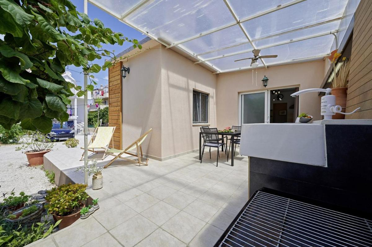 Smuketa In Trogir Haus Fuer 4 Personen Villa Bagian luar foto
