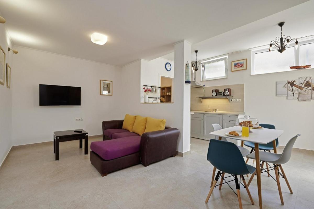 Smuketa In Trogir Haus Fuer 4 Personen Villa Bagian luar foto