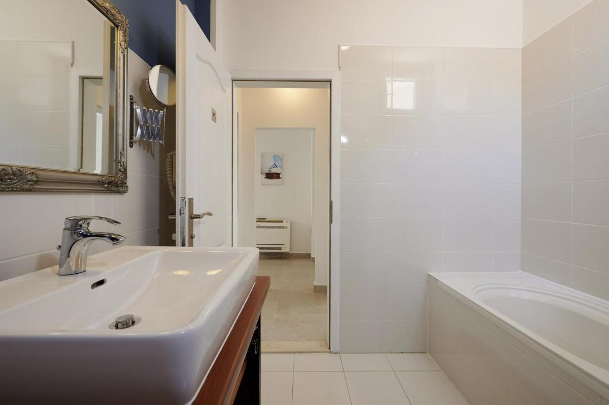 Smuketa In Trogir Haus Fuer 4 Personen Villa Bagian luar foto