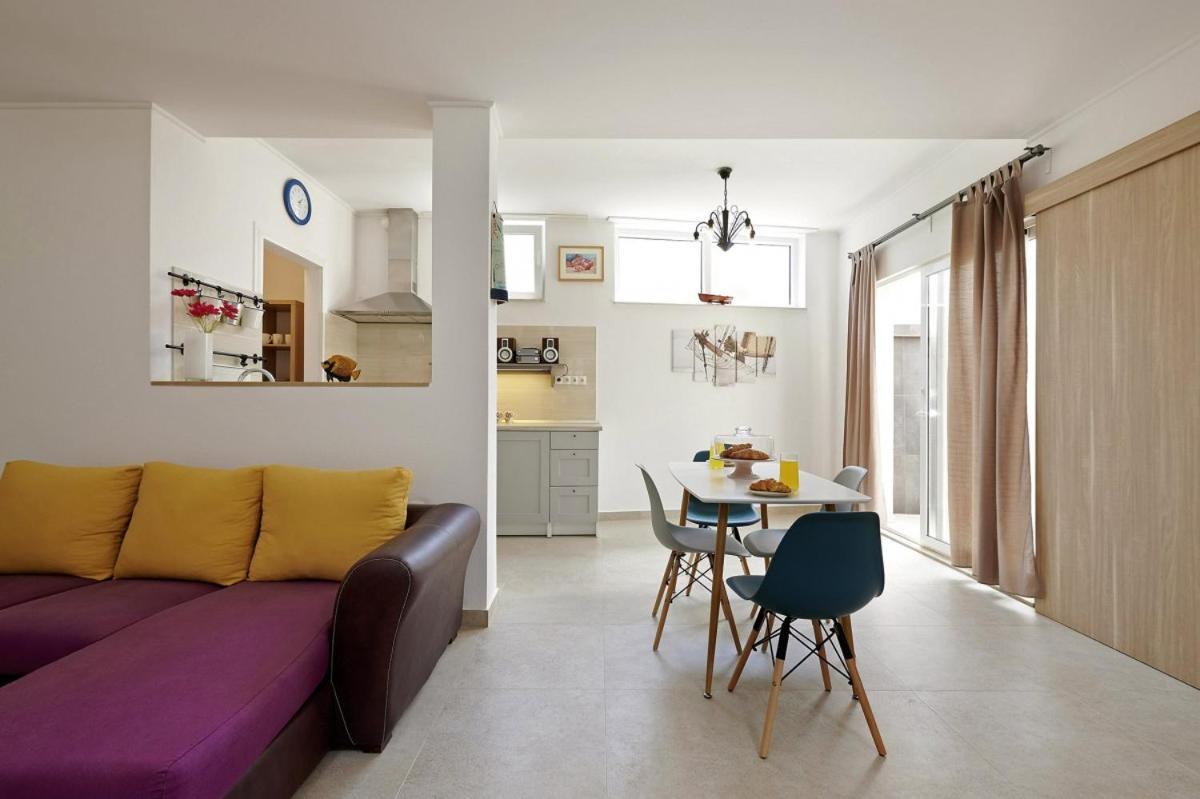Smuketa In Trogir Haus Fuer 4 Personen Villa Bagian luar foto